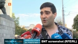 Йордан Бонев дава изявление пред националните телевизии. Изключение е бТВ