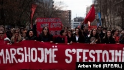 Fotografi nga arkivi.