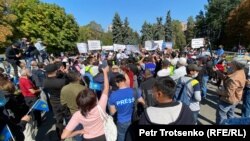 Несие амнистиясын жариялауды талап етушілер митингісі. Алматы, 13 қыркүйек 2020 жыл.