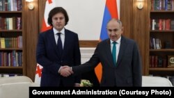 ირაკლი კობახიძე (მარცხნივ) და ნიკოლ ფაშინიანი