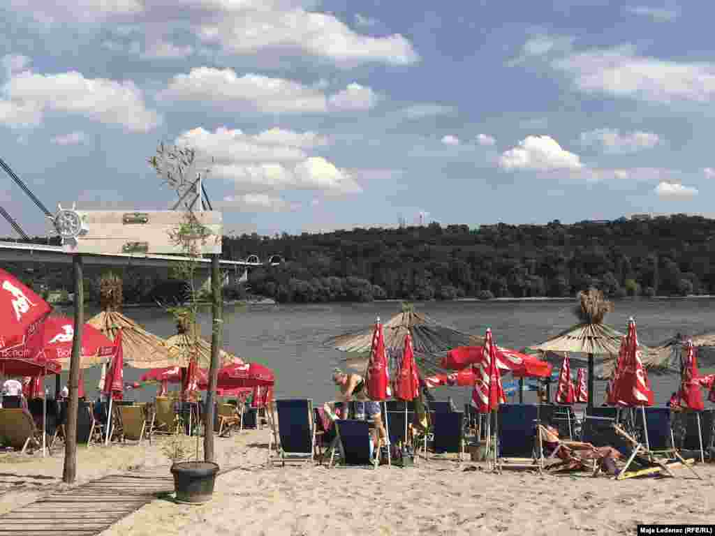 Uz EXIT kamp je poznata novosadska plaža, Štrand, na Dunavu.