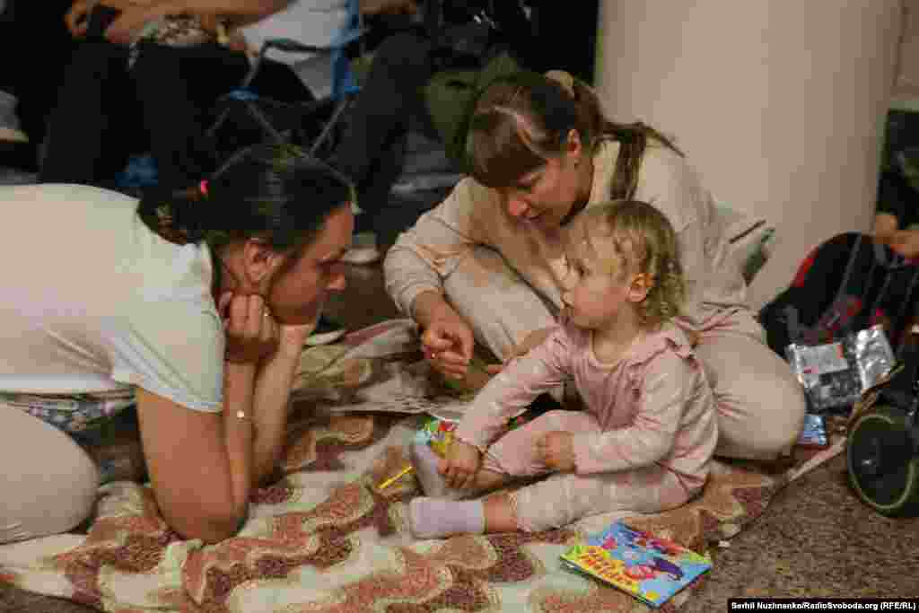 Július 19-én éjszaka Oroszország közel 380 drónt, cirkáló- és ballisztikus rakétát lőtt ki csaknem egy tucat ukrán városra, köztük Kijevre is – közölte az ukrán hadsereg