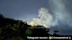 Дым от взрывов на территории санатория «Форос», 21 сентября 2025 года