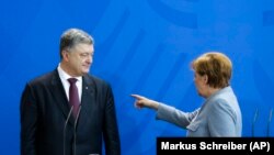 Angela Merkel i Petro Porošenko