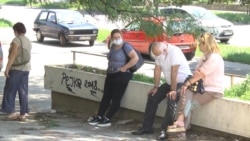 Čekanje na rezultate testa i testiranje ispred COVID ambulante u Beogradu