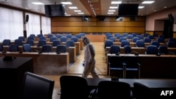 Dezinfekcija zgrade Opštine Priština, u okviru zdravstvenih mera na Kosovu