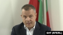 Емил Кошлуков е генерален директор на БНТ от 2019 г. 