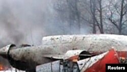 Epava avionului prezidențial polonez care s-a prăbușit la Smolensk, în vestul Rusiei, pe 10 aprilie 2010. Toate cele 96 de persoane aflate la bord au murit, inclusiv președintele polonez Lech Kaczynski. 
