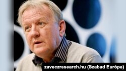 Závecz Tibor, ZRI Závecz Research Piac- és Társadalomkutató Kft. alapítója.