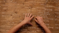 Sjećanja urezana u drvo: Spomenik u čast nestalih u ratu na Kosovu