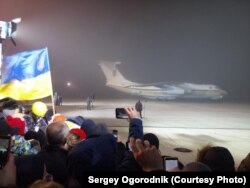Прилёт освобождённых в Киев, 27 декабря 2017 года