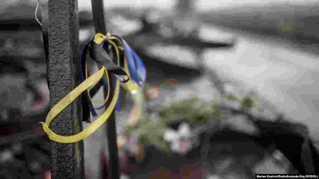 Дивлячись на цей танк, можна згадати фразу медика-добровольця Юрія Скребця: «Доки смерть кожного солдата не буде сприйматися як загальнонаціональна трагедія, доти ніяких змін у країні не відбудеться»