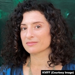 Джулия Локтев