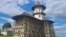 Biserica ortodoxă din Pătrăuții de Jos, regiunea Cernăuți, a cărei comunitate își dorește alipirea la BOR. 