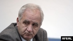 Zakonski je, kaže Vehid Šehić, moguće i da neko donira ili posudi novac CIK-u BiH.