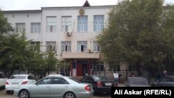 У здания суда в городе Актобе