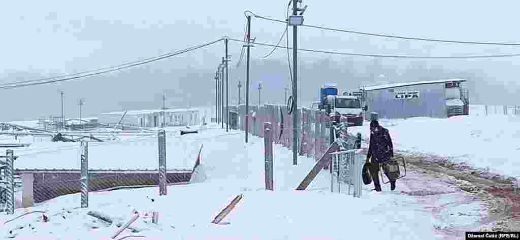 Ulaz u kamp &quot;Lipa&quot;.