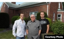 ვალერი როდოსი შვილებთან ერთად