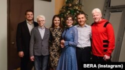 ახალი რეზოლუციის პროექტში ევროპარლამენტარები ბიძინა ივანიშვილის ოჯახის სანქცირებას მოითხოვენ. მარცხნიდან: უტა ივანიშვილი, ცოტნე ივანიშვილი, გვანცა ივანიშვილი, ეკატერინე ხვედელიძე, ბიძინა ივანიშვილი და ბერა ივანიშვილი