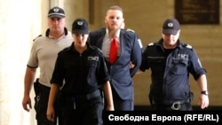 Джок Полфрийман бе осъден на 20 години затвор за убийството на Андрей Монов, син на бившия депутат от БСП и психолог Христо Монов. Австралиецът твърдеше, че във фаталната вечер на 28 декември 2007 г. се притекъл на помощ на мъж, нападнат от жертвата и негови приятели.