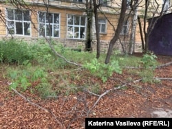 Прилежащо пространство до сградата на Блок 2