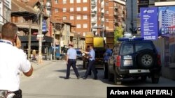 Pamje nga incidenti i 5 shtatorit në rrugën Muharrem Fejza, në Prishtinë.