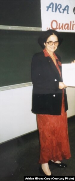 Gabriela Carp la un congres ARA