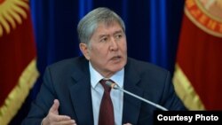 Экс-президент, лидер партии СДПК Алмазбек Атамбаев.