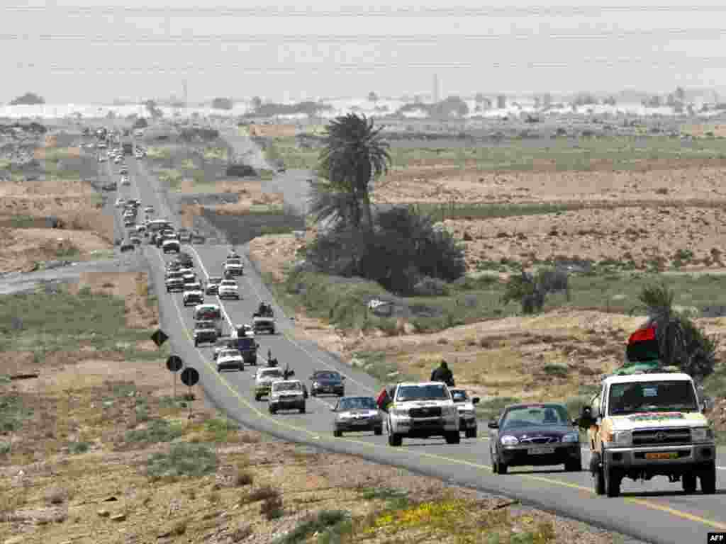 Ras Lanuf , 30.03.2011. Foto: AFP / Aris Messinis 