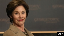 Okrutna politika: Laura Bush