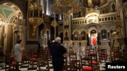 во Грција стапија нови владини мерки во справувањето со ширењето на ковид-19