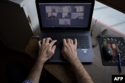 'Zaposlenima mora biti dozvoljeno da van radnog vremena isključe digitalne uređaje, a da se zbog toga ne suoče da posledicama', navodi se u rezoluciji EMPL-a.