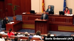 Makedonski premijer Zoran Zaev pred govornicom Sobranja, Skoplje