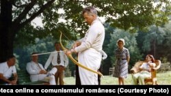 Nicolae și Elena Ceaușescu în Moldova în vara lui 1976. Fototeca online a comunismului românesc