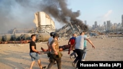 Răniți evacuați după exploziile puternice din portul Beirut, 4 august 2020