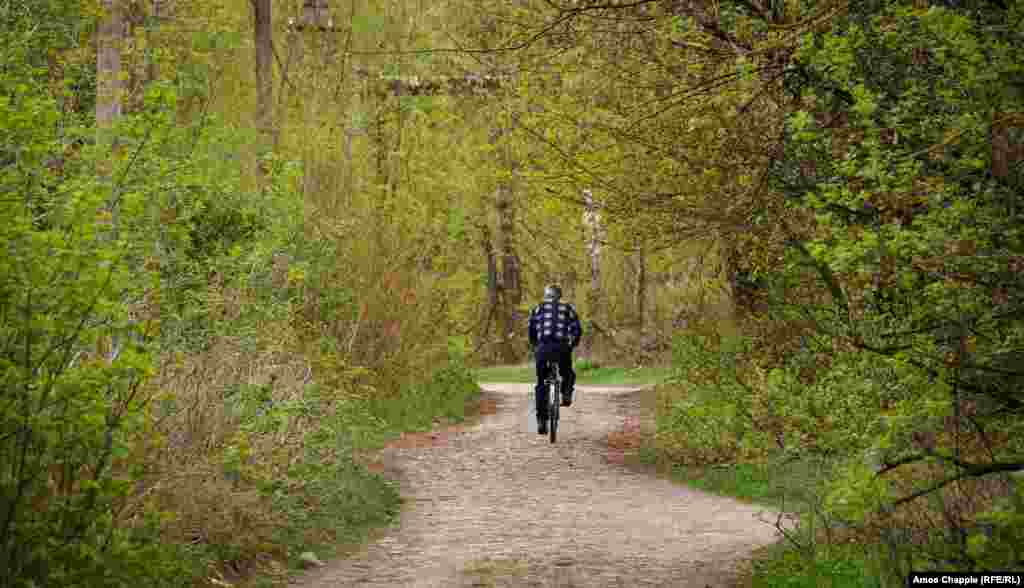 Василий мегӯяд, ки ӯ худро дар инҷо озод ҳис мекунад.