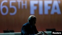 Президент ФИФА Йозеф Блаттер на трибуне 65-го конгресса ФИФА. Цюрих, 29 мая 2015 года.