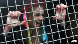 Акція протесту FEMEN «Італія не бордель», Київ, 14 лютого 2011 року