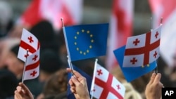 ფოტო: საქართველოს და ევროკავშირის ალმები. 