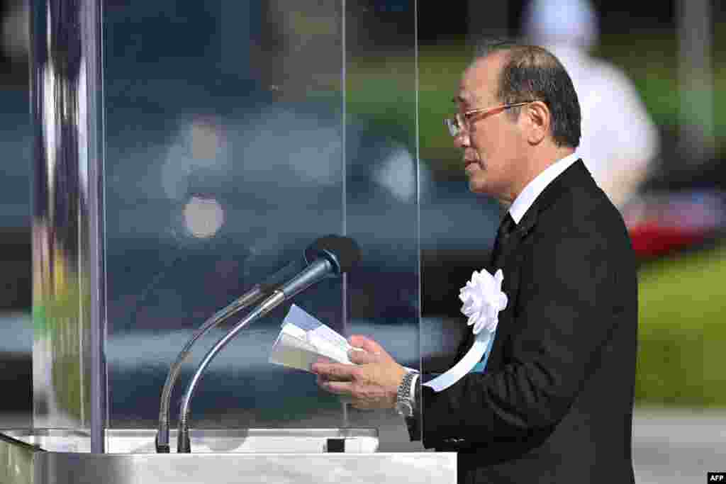 Primarul orașului Hiroshima, Kazumi Matsui, a avertizat împotriva acceptării crescânde a înarmării militare și a utilizării armelor nucleare pentru securitatea națională pe fundalul războiului Rusiei în Ucraina și al conflictelor din Orientul Mijlociu. Statele Unite și Rusia dețin cea mai mare parte a arsenalului nuclear mondial.