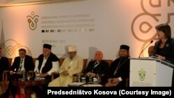 Predsednica Kosova Atifete Jahjaga na otvaranju konferencije u Prištini