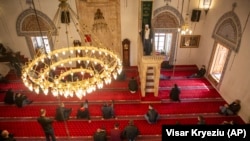 Xhamia e Madhe në Prishtinë. Sipas të dhënave zyrtare, 95 për qind të popullsisë së Kosovës që i takon besimit islam. Fotografi ilustruese nga arkivi.