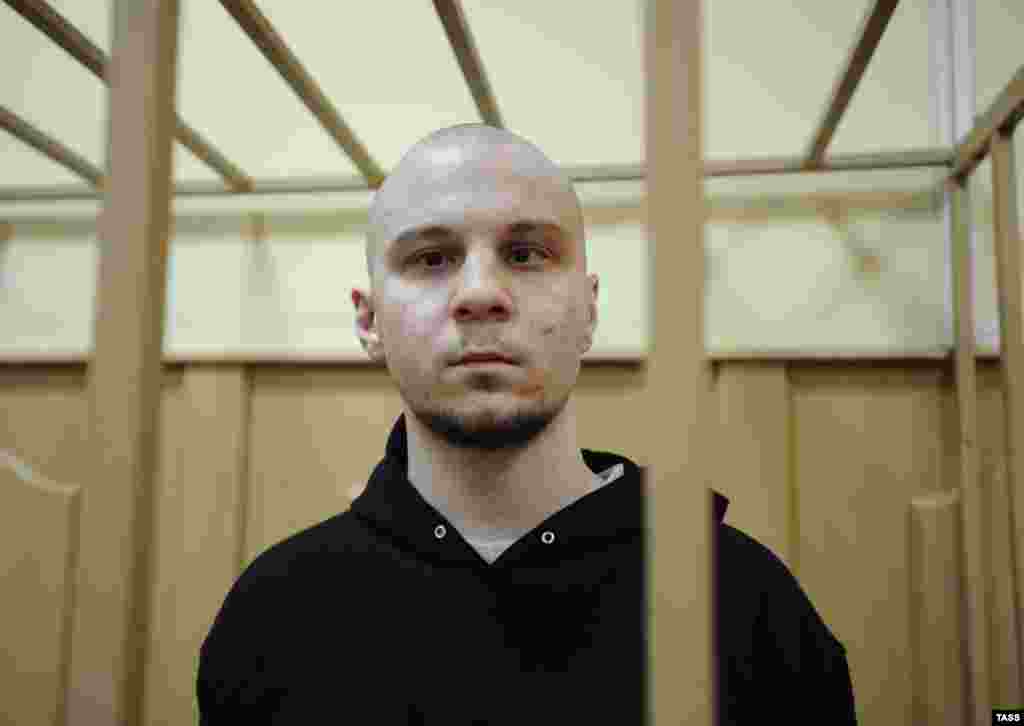 Фигурант "Болотного дела" Владимир Акименков обвинялся по статье "участие в массовых беспорядках", находился в СИЗО. Его дело прекращено по амнистии