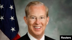 Dana Boente odmah po postavljenju saopćio da će braniti “zakonite naredbe predsjednika”