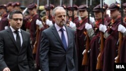 Примопредавање на функцијата министер за одбрана помеѓу досегашниот министер Фатмир Бесими и новоизбраниот Талат Џафери.