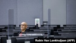 Ish-eprori i UÇK-së, Salih Mustafa gjatë nisjes së gjykimit ndaj tij pranë Dhomave të Specializuara në Hagë më 15 shtator 2021. 