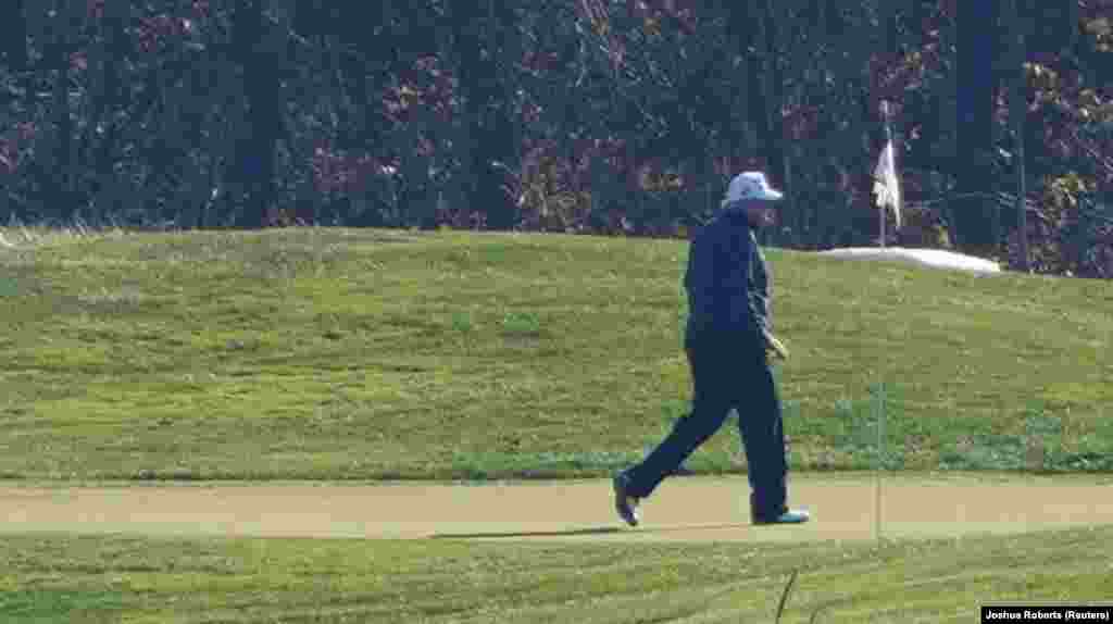 Donald Trump Virginiában golfozott, miközben a CNN és az AP bejelentette Joe Biden győzelmét. &nbsp;