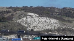 Teherforgalom a doveri kikötőből 2020. március 17-én.