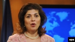 Фараҳ Пандит дар нишасти хабарӣ дар Вошингтон, 1-уми июли соли 2009.