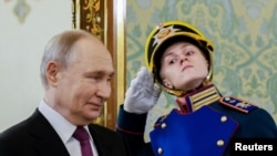 Președintele rus Vladimir Putin spune că e de acord cu ideea unui armistițiu, dar pune condiții.